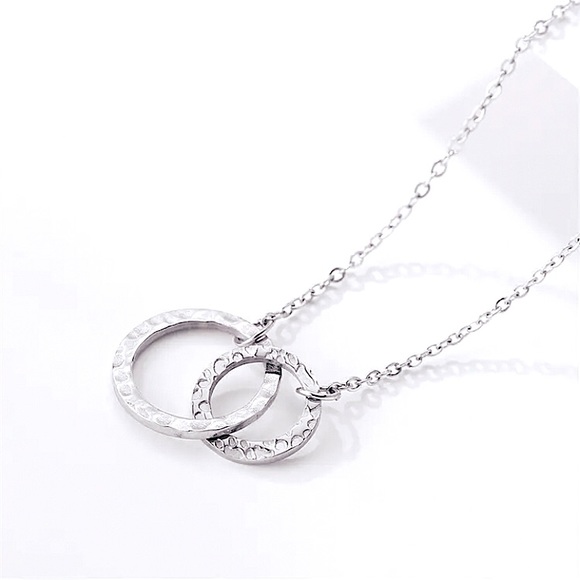 🔵𝟲𝟱%𝗢𝗙𝗙 𝗯𝘂𝗻𝗱𝗹𝗲𝘀 𝟯+🔵 NEW Interlocked Stainless Steel Necklace - Picture 12 of 15